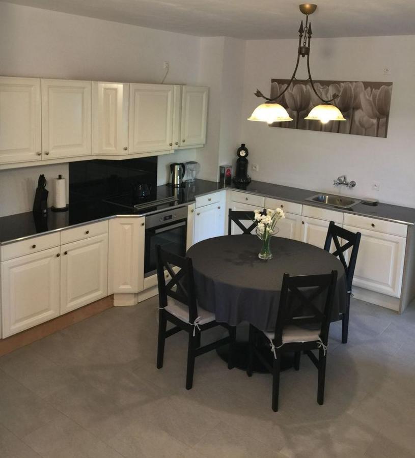 Damhills Apartments Bronowko Extérieur photo